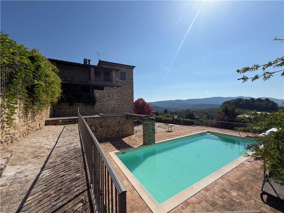 casa indipendente in vendita a Collazzone in zona Canalicchio