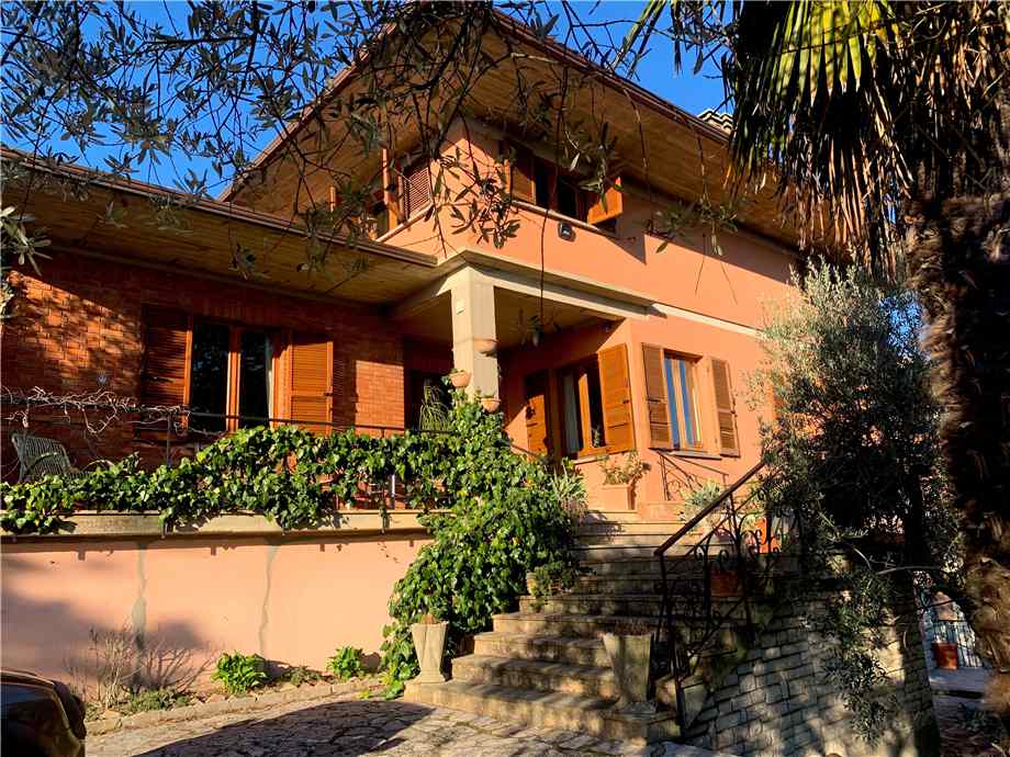 casa indipendente in vendita a Collazzone