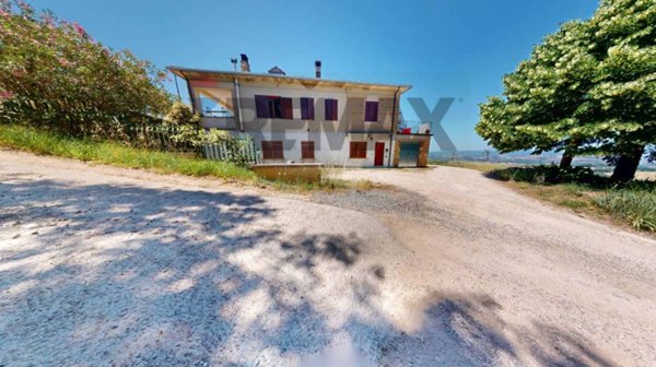casa indipendente in vendita a Collazzone