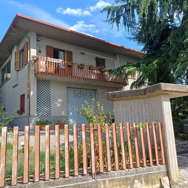 casa indipendente in vendita a Collazzone