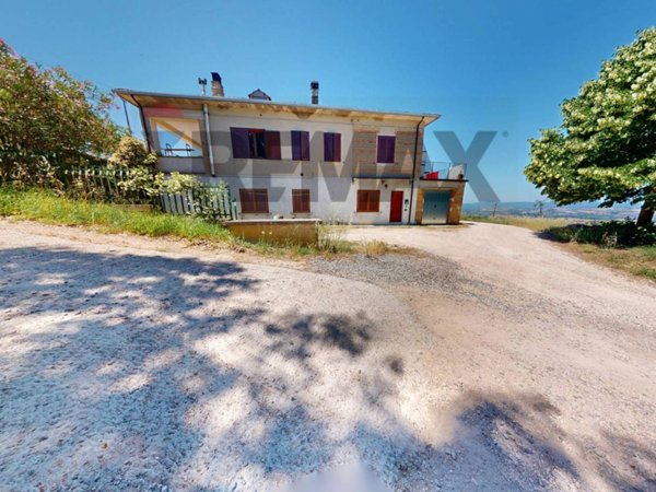 casa indipendente in vendita a Collazzone