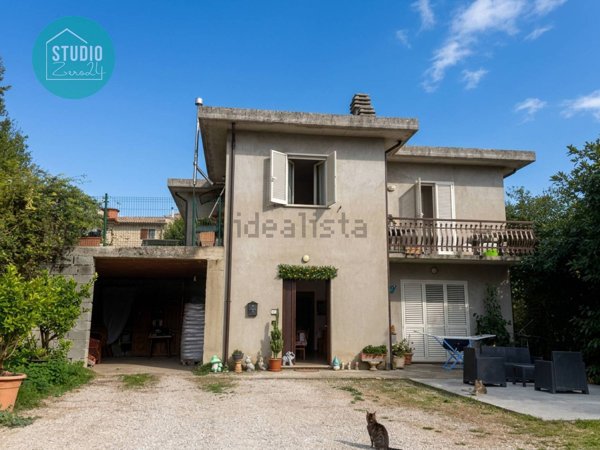 casa indipendente in vendita a Collazzone in zona Canalicchio