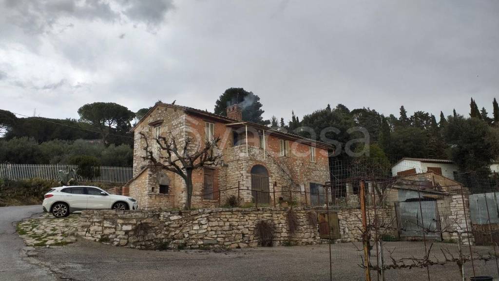 casa indipendente in vendita a Corciano