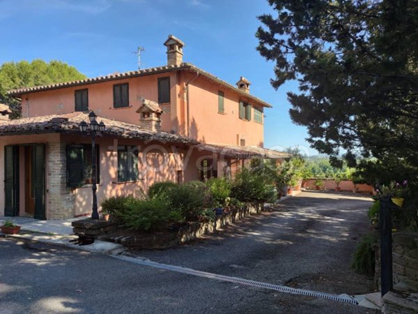 casa indipendente in vendita a Corciano in zona Solomeo