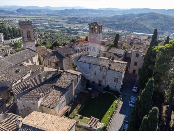 casa indipendente in vendita a Corciano