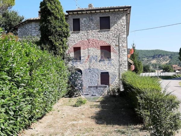 casa indipendente in vendita a Corciano in zona Mantignana
