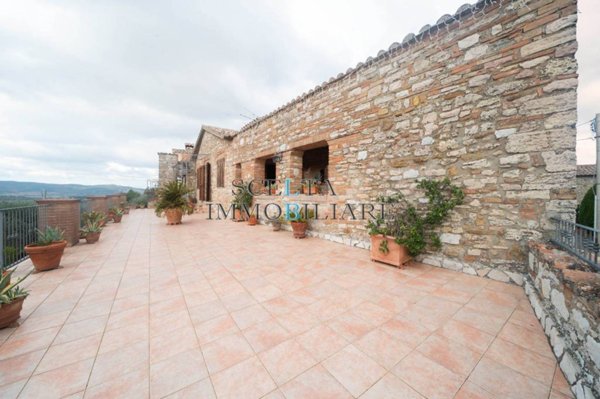 casa indipendente in vendita a Corciano in zona San Mariano