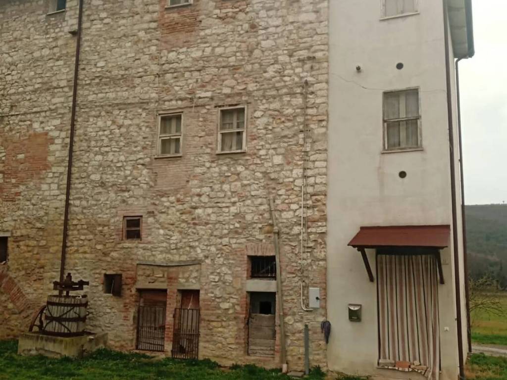 appartamento in vendita a Corciano in zona Mantignana