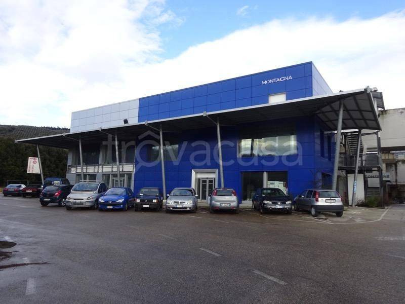 capannone in vendita a Corciano in zona Ellera Chiugiana