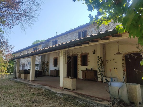 casa indipendente in vendita a Corciano