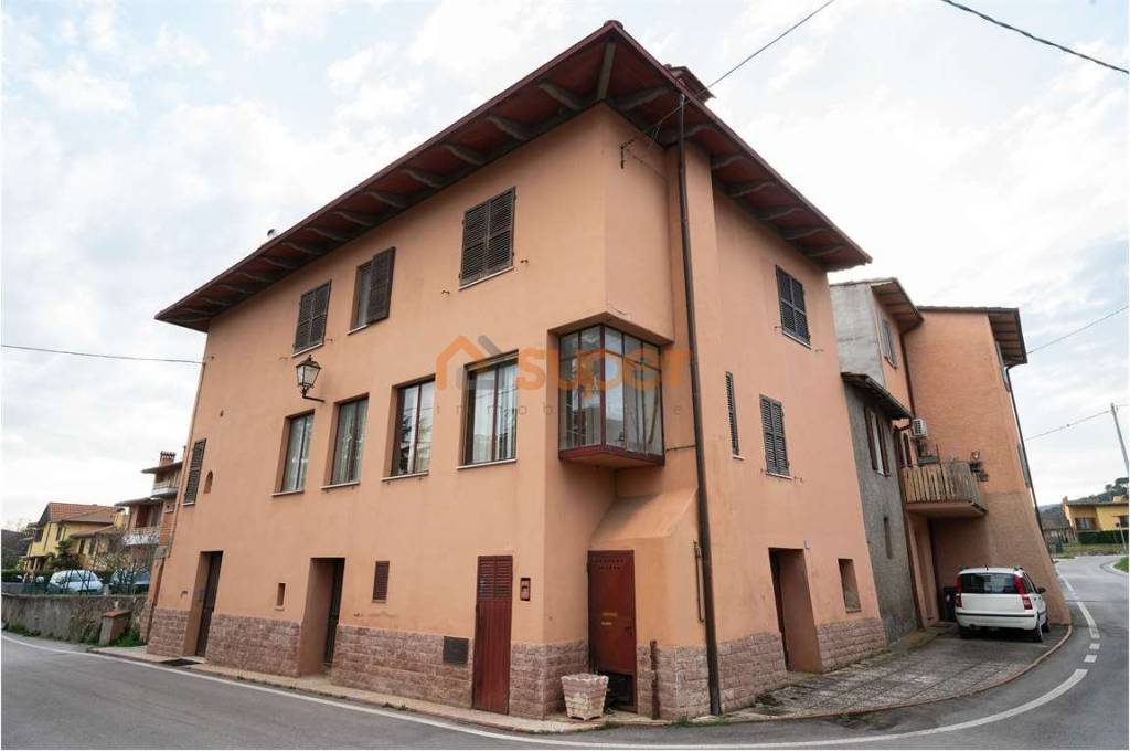 casa indipendente in vendita a Corciano in zona Castelvieto