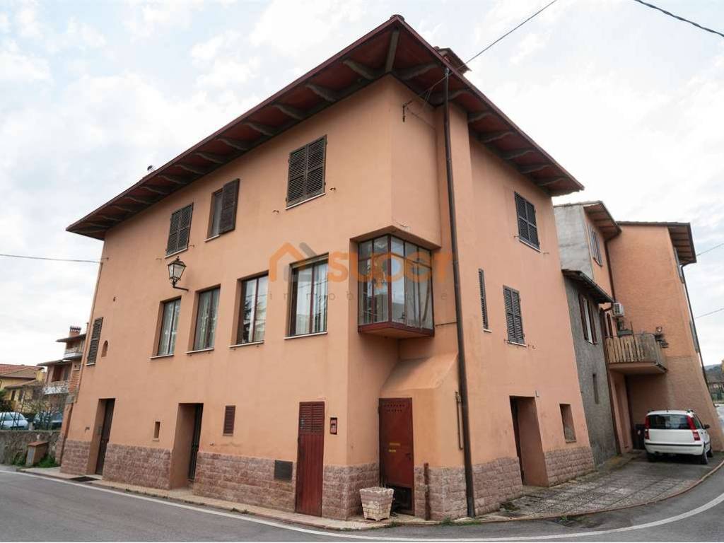 casa indipendente in vendita a Corciano in zona Castelvieto