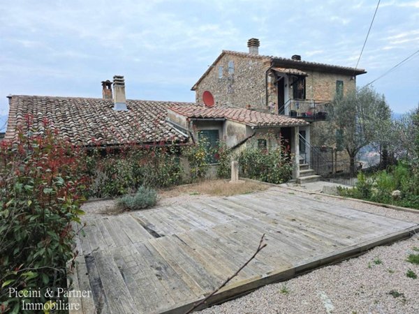 casa indipendente in vendita a Corciano in zona Capocavallo