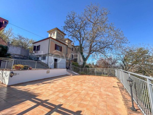 casa indipendente in vendita a Corciano
