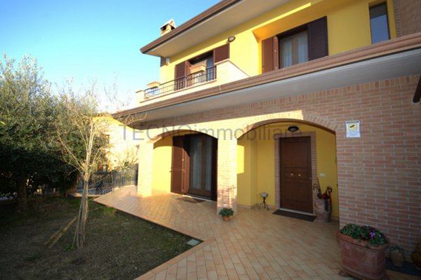 casa indipendente in vendita a Corciano