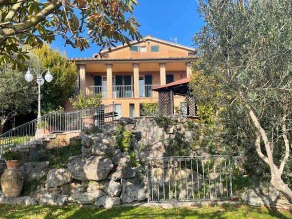 casa indipendente in vendita a Corciano