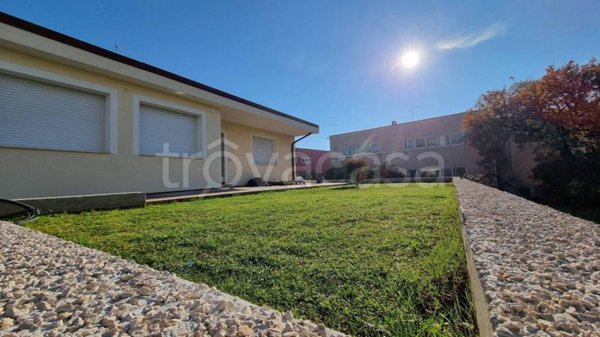 casa indipendente in vendita a Corciano in zona Ellera Chiugiana