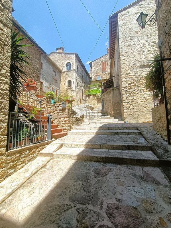 casa indipendente in vendita a Corciano in zona Ellera Chiugiana