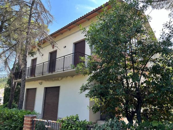 casa indipendente in vendita a Corciano