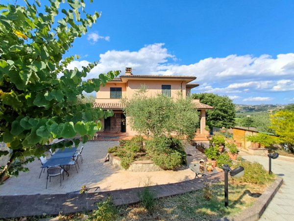 casa indipendente in vendita a Corciano in zona Solomeo