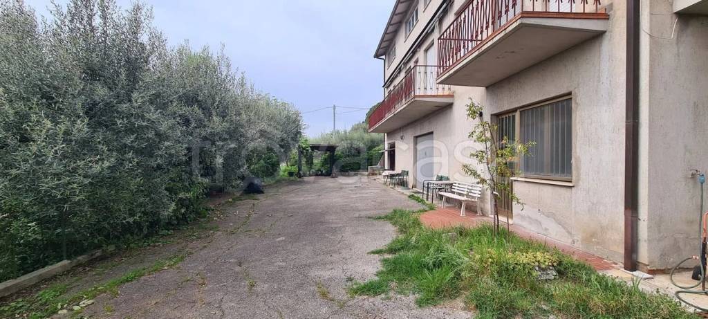 casa indipendente in vendita a Corciano in zona Ellera Chiugiana