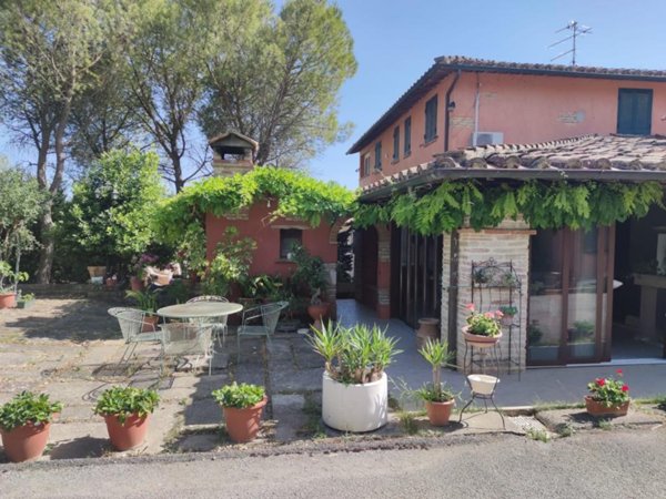 casa indipendente in vendita a Corciano in zona Solomeo