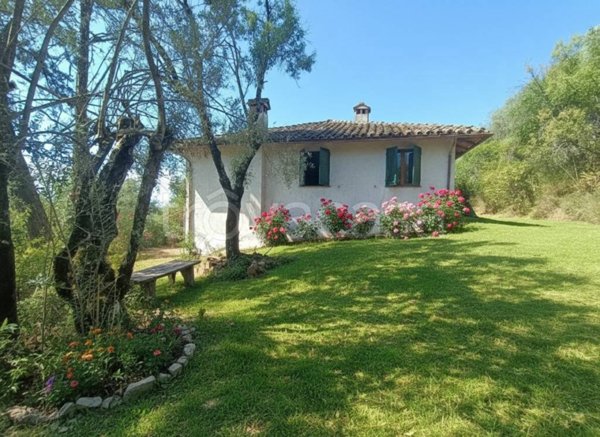 casa indipendente in vendita a Corciano in zona Castelvieto