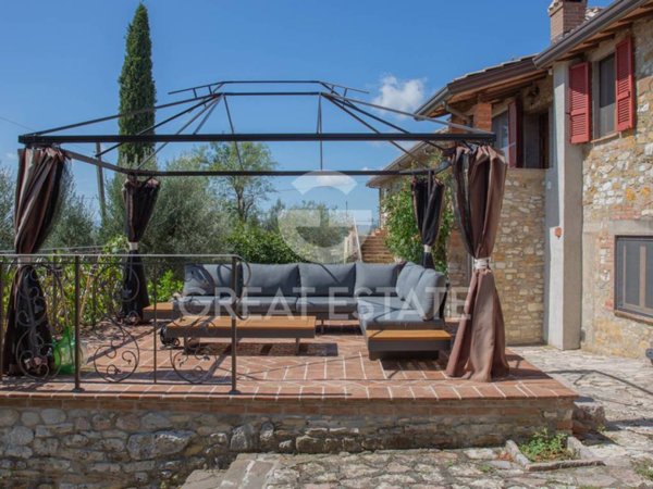 casa indipendente in vendita a Corciano