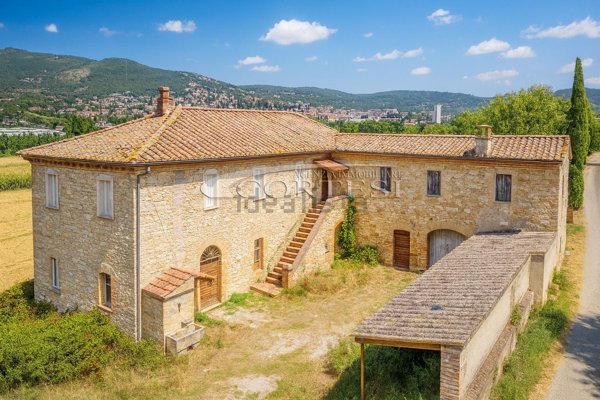 casa indipendente in vendita a Corciano