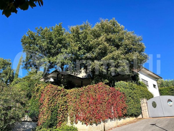 casa indipendente in vendita a Corciano in zona Mantignana