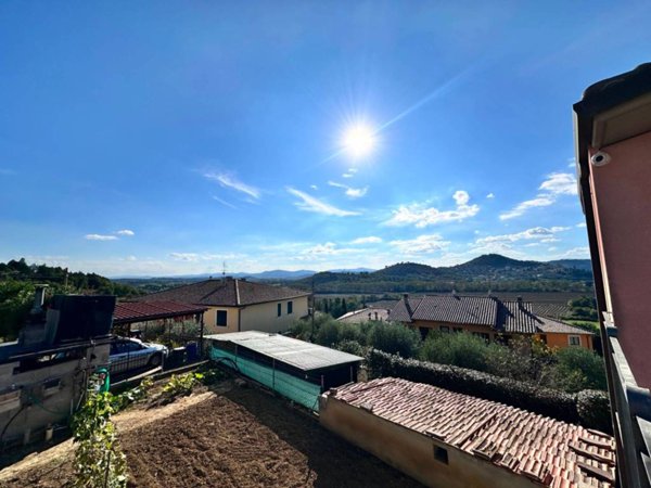 casa indipendente in vendita a Corciano in zona San Mariano