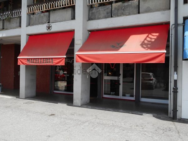 negozio in vendita a Corciano in zona Ellera Chiugiana