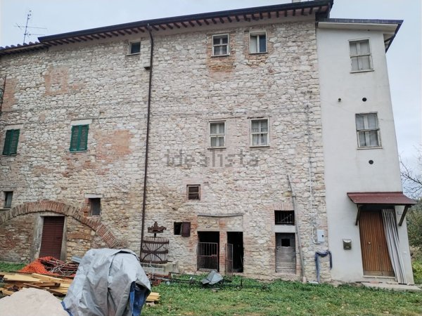 casa indipendente in vendita a Corciano