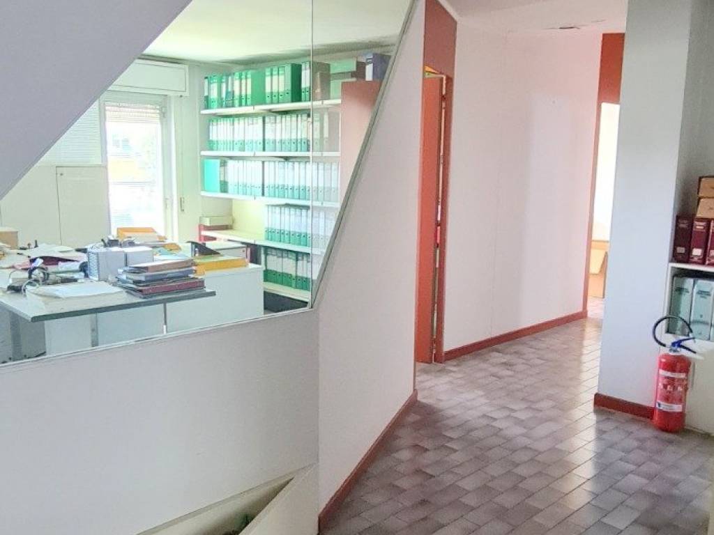 ufficio in vendita a Corciano in zona Ellera Chiugiana
