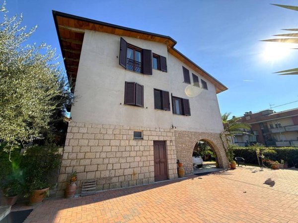 casa indipendente in vendita a Corciano in zona Ellera Chiugiana