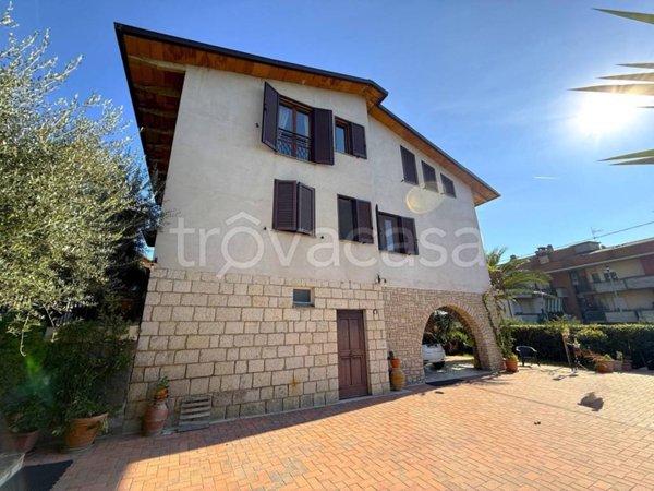 casa indipendente in vendita a Corciano