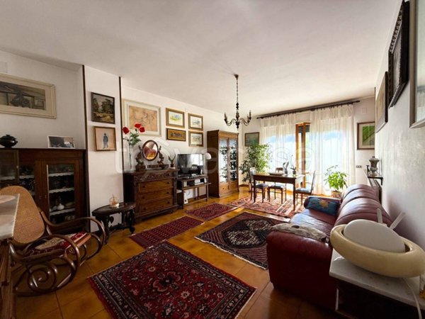 casa indipendente in vendita a Corciano in zona Ellera Chiugiana