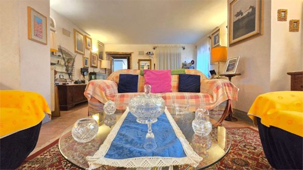 casa indipendente in vendita a Corciano in zona Solomeo