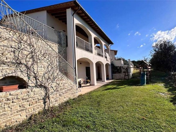 casa indipendente in vendita a Corciano