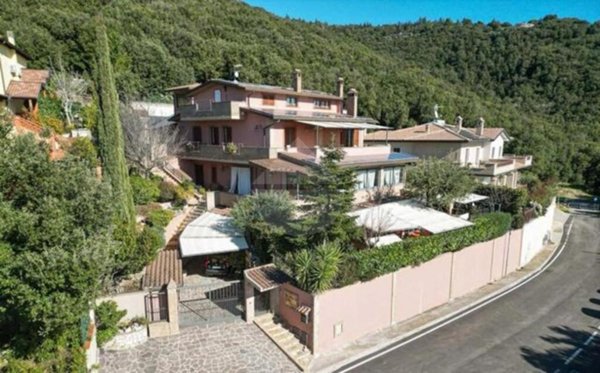 casa indipendente in vendita a Corciano in zona Ellera Chiugiana