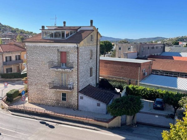 casa indipendente in vendita a Corciano in zona Ellera Chiugiana
