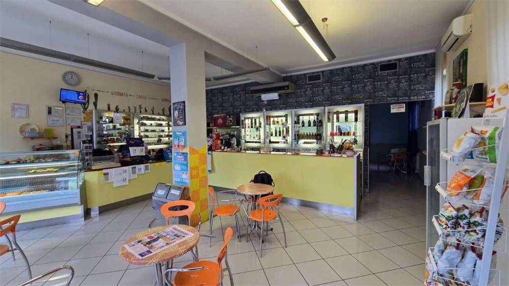 negozio in vendita a Corciano