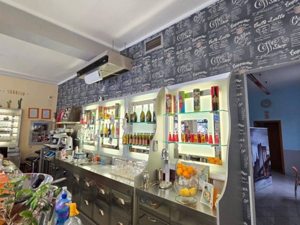 negozio in vendita a Corciano