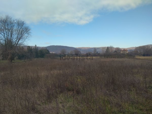 terreno edificabile in vendita a Corciano in zona Mantignana