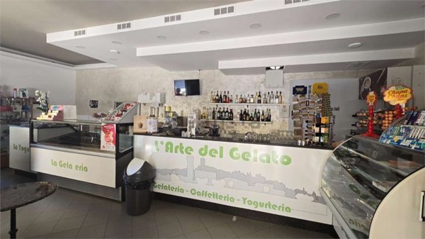 negozio in vendita a Corciano
