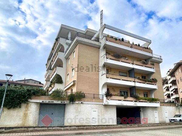 casa indipendente in vendita a Corciano in zona San Mariano