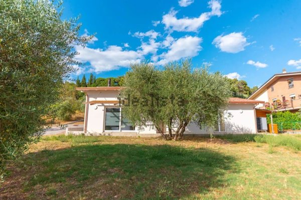 casa indipendente in vendita a Corciano in zona Mantignana