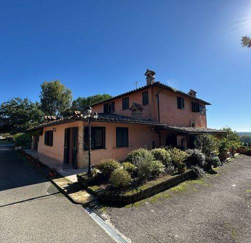 casa indipendente in vendita a Corciano in zona Solomeo