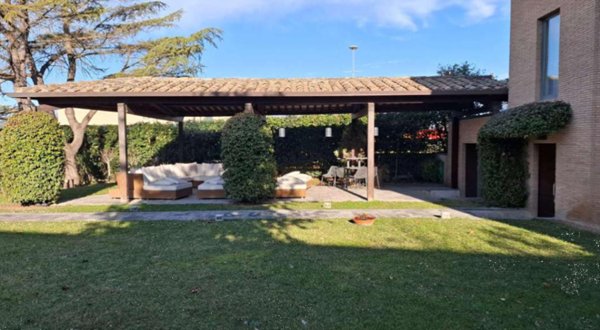 casa indipendente in vendita a Corciano