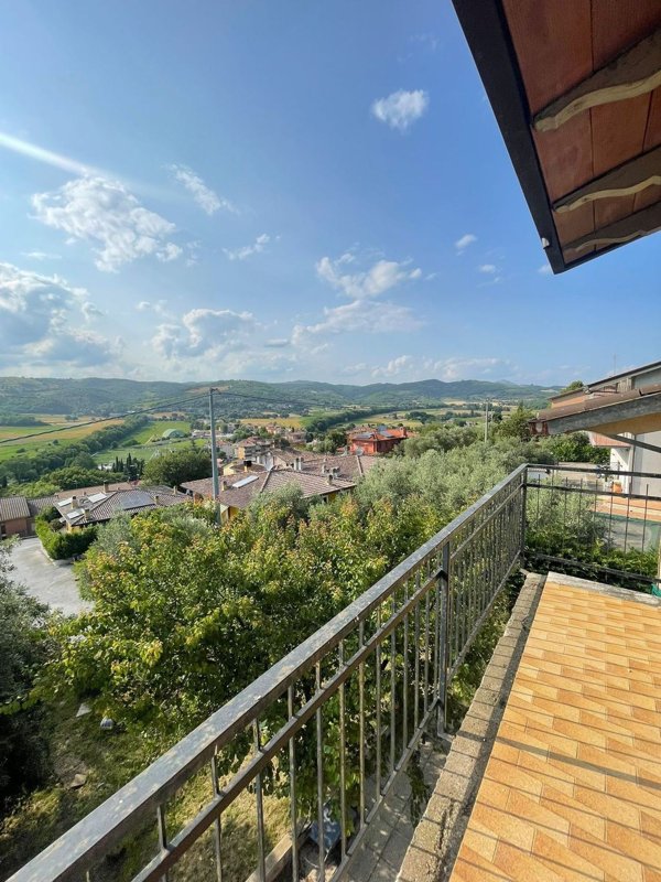 casa indipendente in vendita a Corciano in zona Mantignana